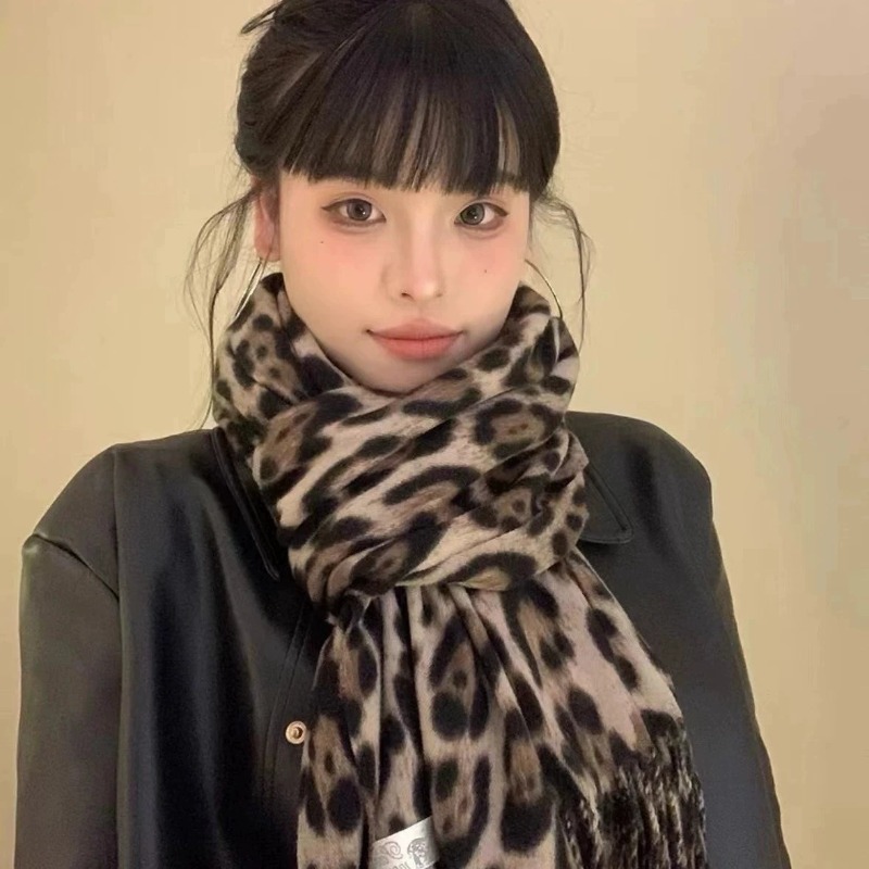 2025 New Retro Silk Leopard Pa - Women'S Winter Accessories Set 评论和价格